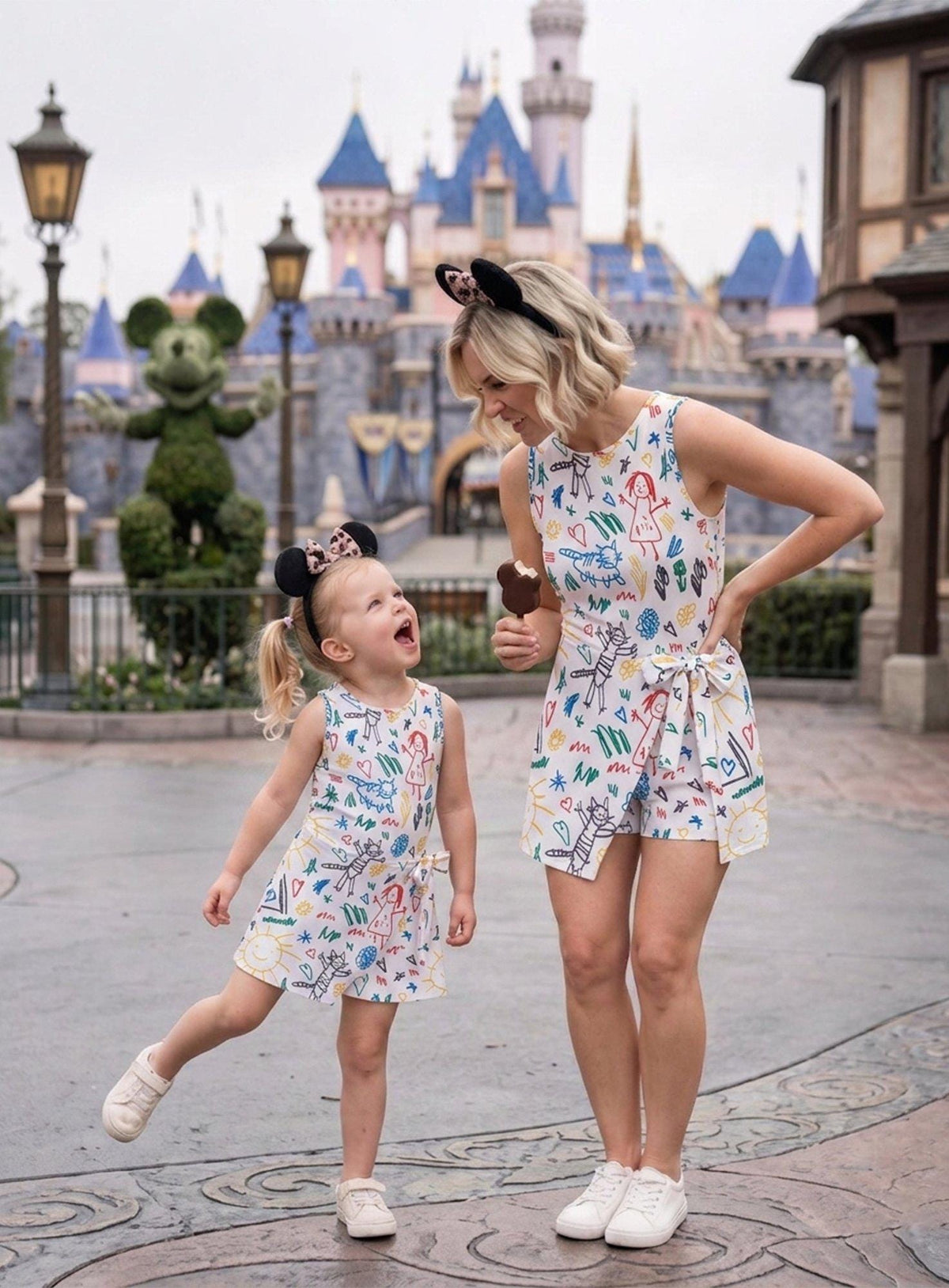 Colorful Doodle Print Tennis Dress, Hand Drawn Activewear Dress